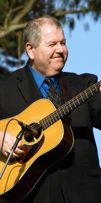 James Alan Shelton, American bluegrass guitarist (Ralph Stanley), dies at age 53